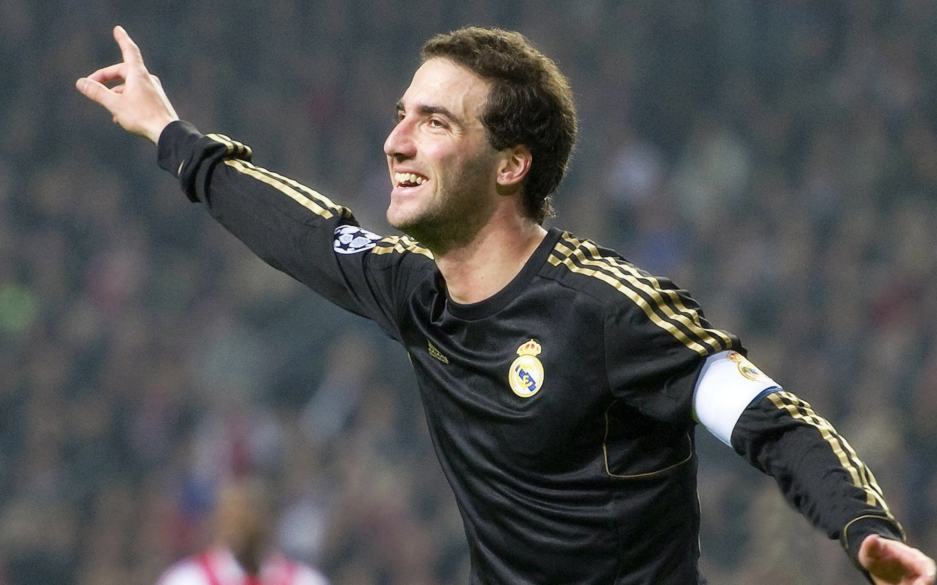 国内马拉松赛事报名爆满,跑者热情高涨,国内马拉松比赛报名